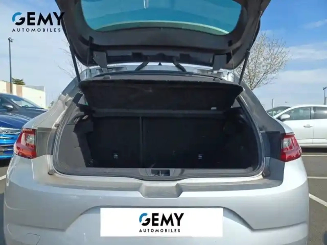Renault Megane mégane iv berline blue dci 115 edc — photo 6