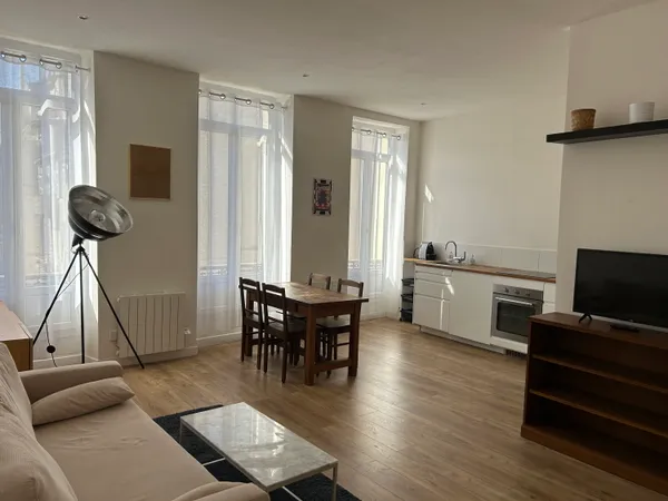 Très bel appartement rénové - Marseille 6e - Rue d'Italie - 50 m²