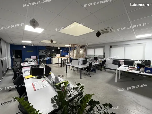 Bureaux 304 m²
