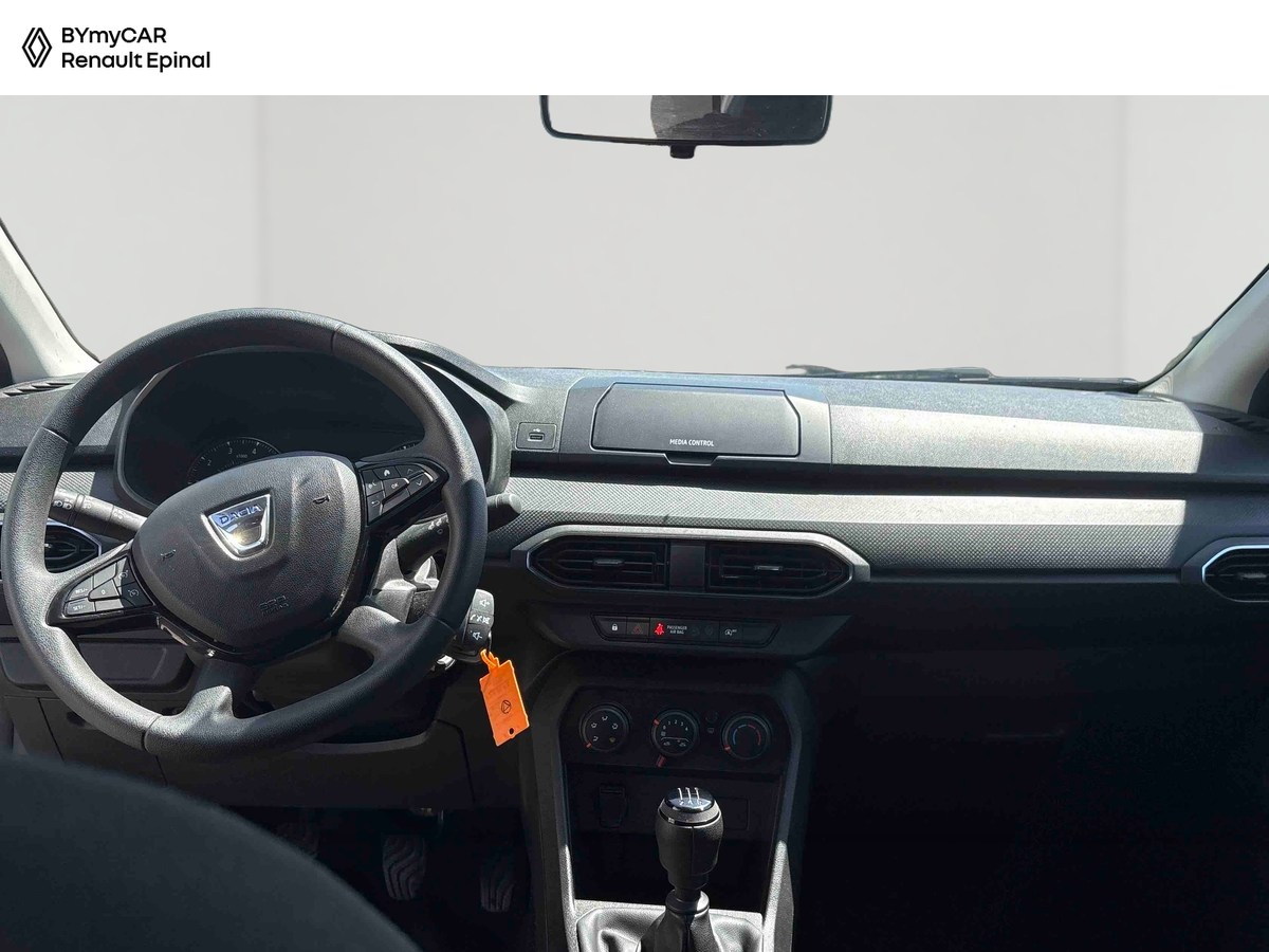 Dacia Sandero SCe 65 — photo 9