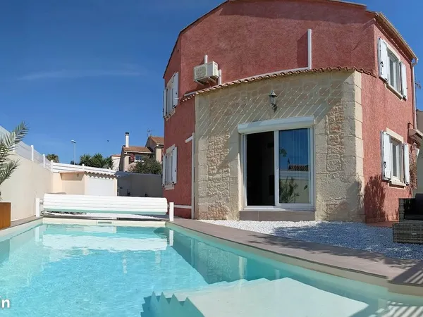 Maison de 100 m2 avec piscine et garage à Frontignan