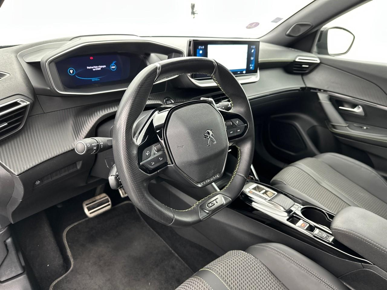 Peugeot 2008 puretech 130 s&s eat8 gt — photo 8