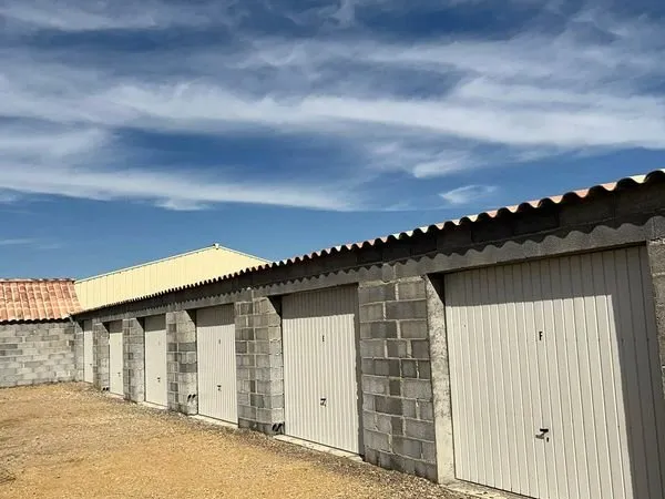 Location de garages, de containers et de box