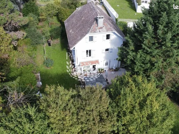Propriété 5 pièces 155 m²