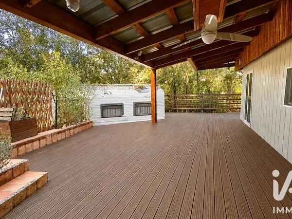 Terrain 270 m²