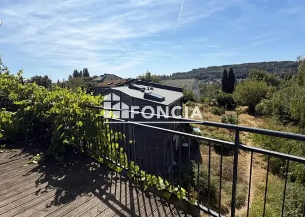 Palaiseau - 2 pièces en dernier étage avec balcon et vue dégagée sur la verdure