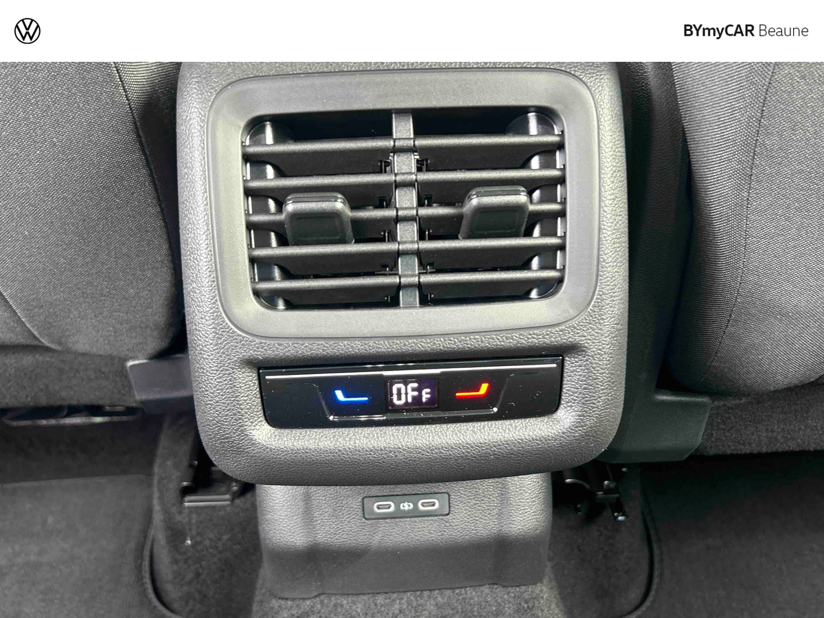 Volkswagen T-Roc 1.5 eTSI Hybrid 116 ch DSG7 — photo 23