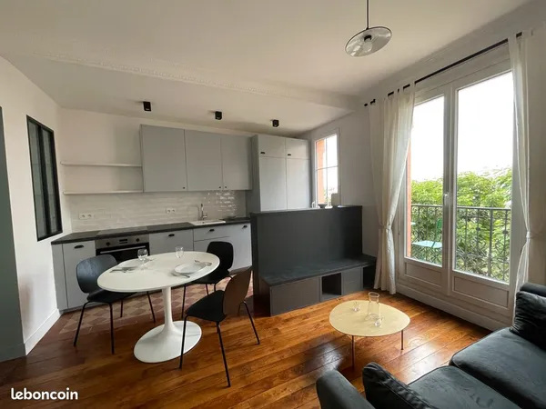 Deux pièces meublé avec balcon, très bon état - Mairie de Bois-Colombes, disponible immédiatement
