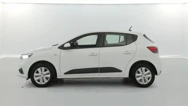 Dacia Sandero eco-g 100 — photo 11
