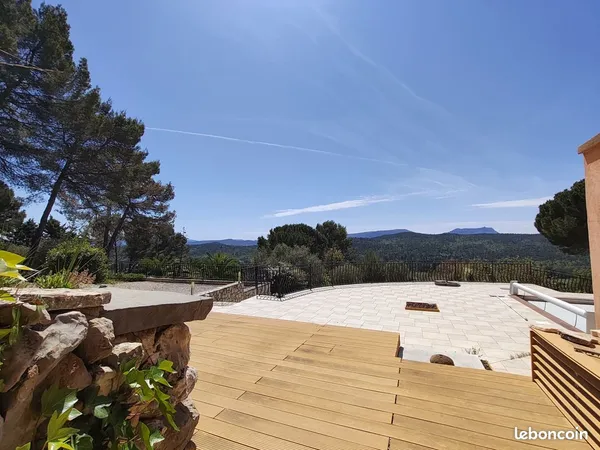 Villa 10 pièces 300 m²