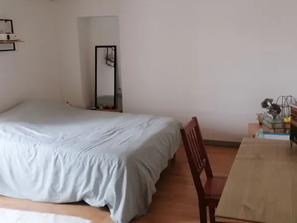 Chambre de 12m2 à louer sur Forges