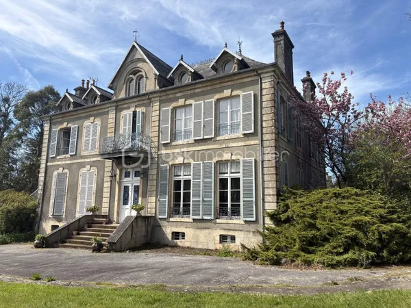 Maison 12 pièces 414 m²