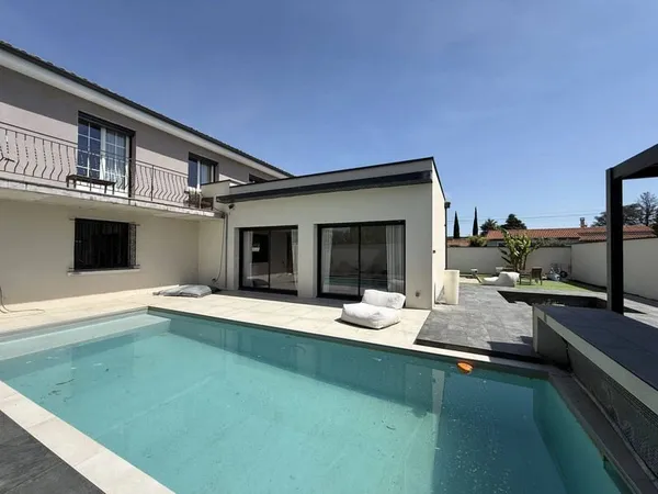 Maison 4 pièces 182 m²