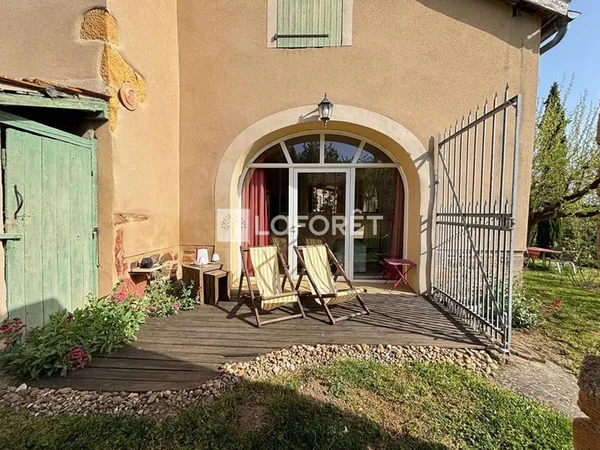 Maison familiale avec dépendances au coeur des vignes - 8 pièces 276m²