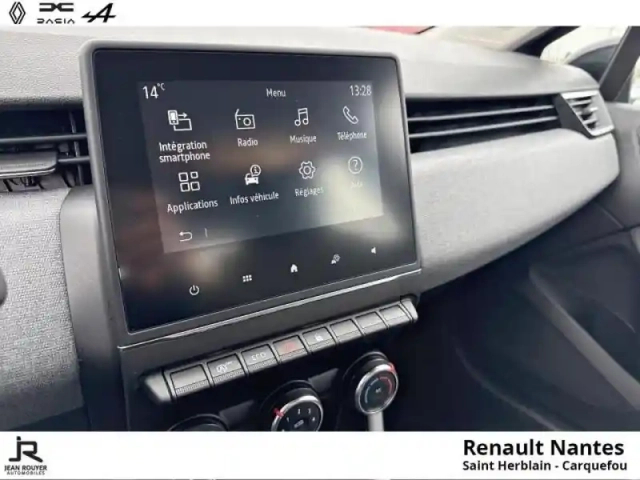 Renault Clio 1.0 tce 90ch evolution — photo 8