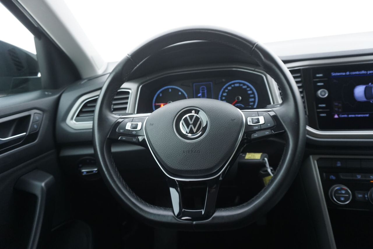 Volkswagen T-Roc — photo 16