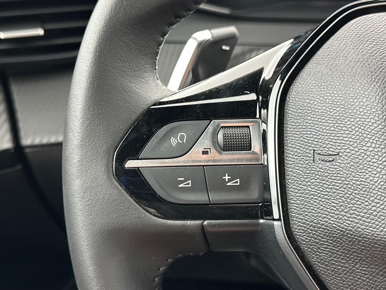 Peugeot 2008 hybrid 145 e-dcs6 style — photo 20