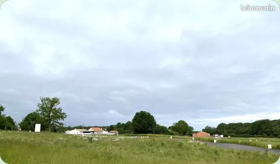 Terrain à bâtir de 482 m² à SAINT-GEORGES-DES-GARDES (49)