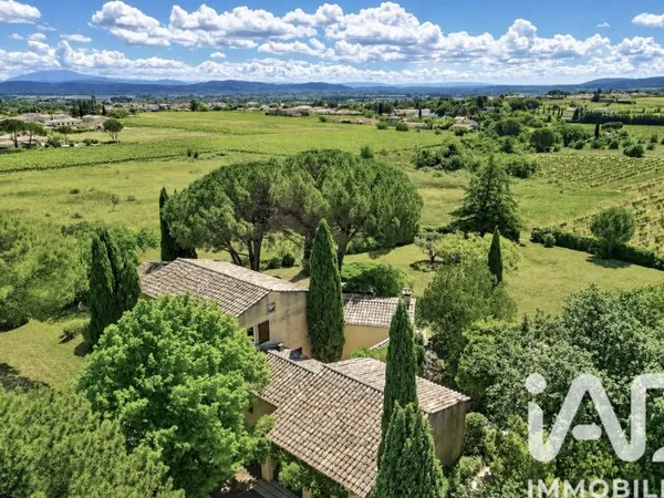 Maison 9 pièces 232 m²