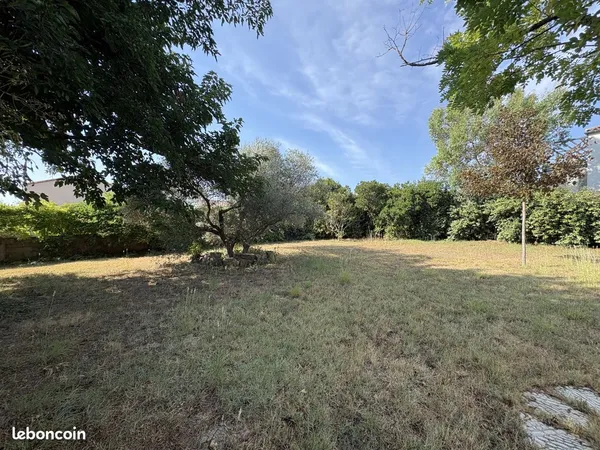 Terrain 429 m² Clarensac