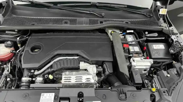 Peugeot 208 hybrid 145 ch e-dcs6 — photo 24