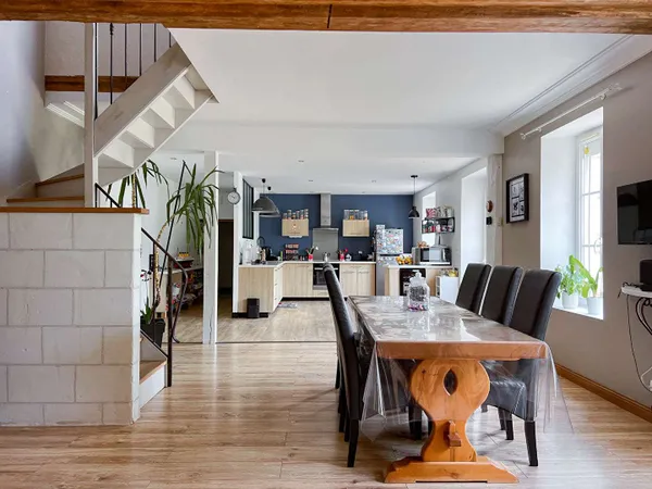 Maison 8 pièces 197 m²