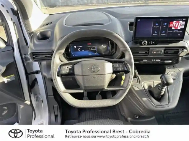 Toyota Proace city medium 100 d-4d start mc24 — photo 9