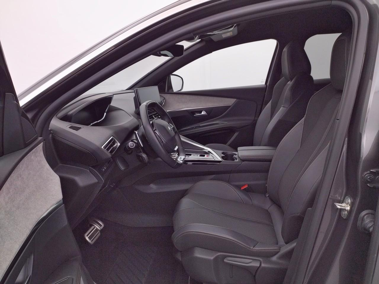 Peugeot 3008 puretech 130ch s&s eat8 gt — photo 10