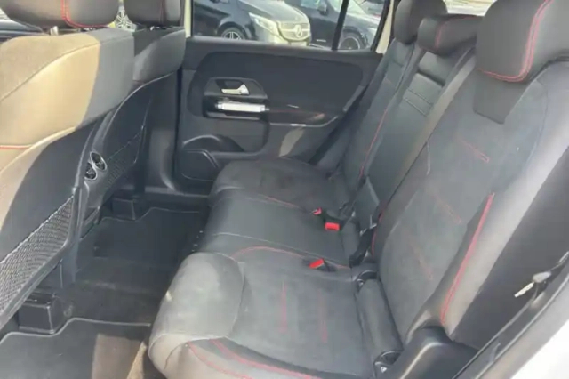 Mercedes Glb 220 d 8g-dct 4matic — photo 11