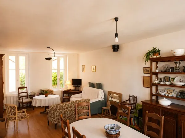 Vends maison avec jardin secteur calme