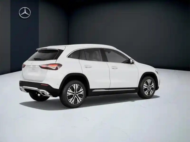 Mercedes Gla 180 progressive line — photo 20