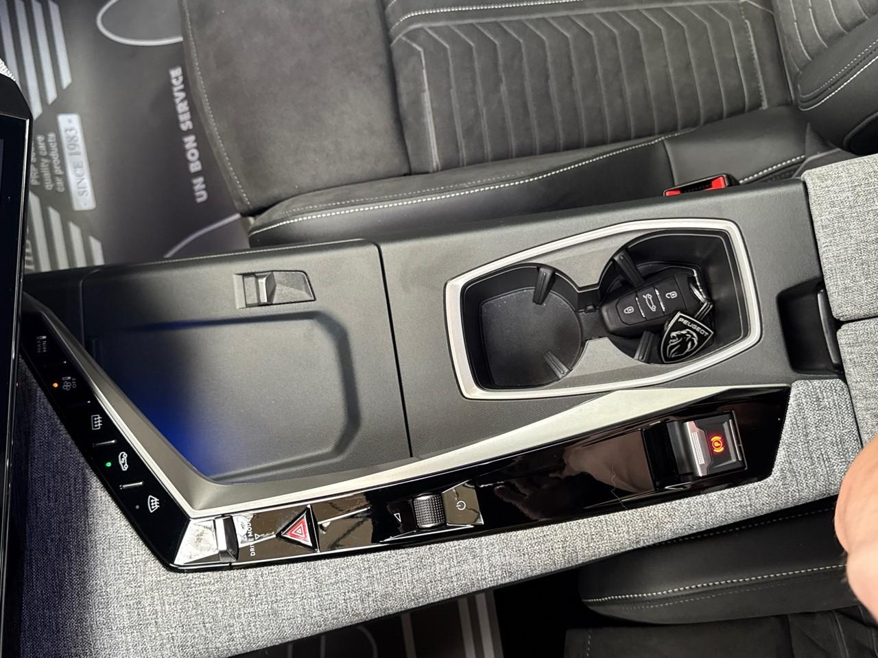 Peugeot 3008 electrique 210ch batterie 73 kwh gt — photo 21