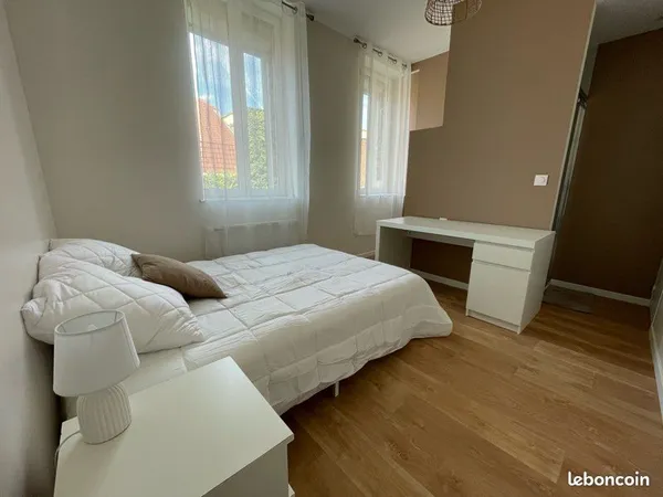 Chambre meublée avec sdb privative - idéal Université Mont Houy, lycée Wallon, Escaut