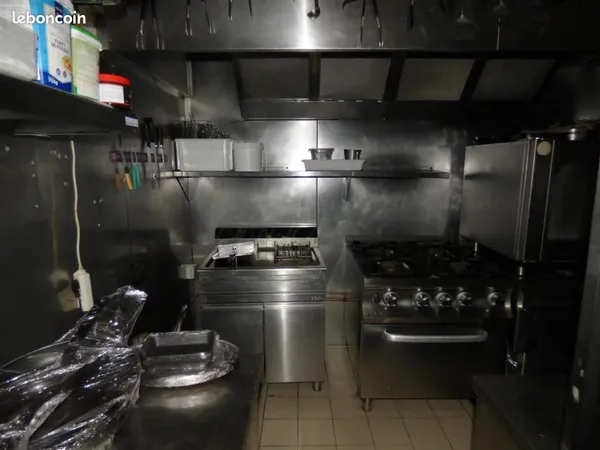 Commerce bar, brasserie, restaurant 249 m²