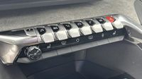 Peugeot 3008 Plug-in Hybrid4 300ch GT e-EAT8 — photo 15