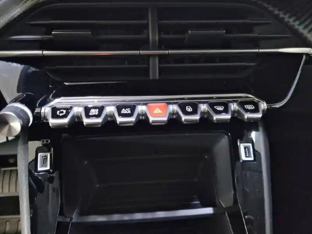 Peugeot 208 puretech 100 s&amp;s eat8 — photo 46