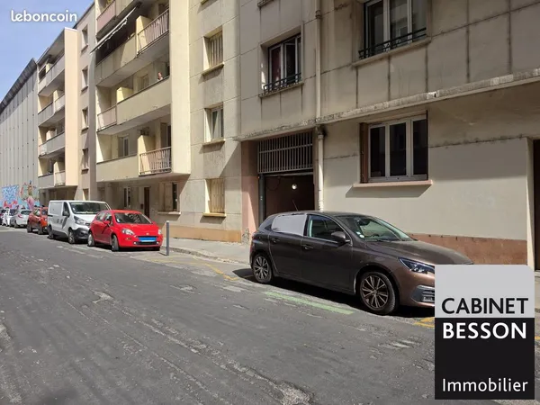 Parking/box 10 m² Grenoble