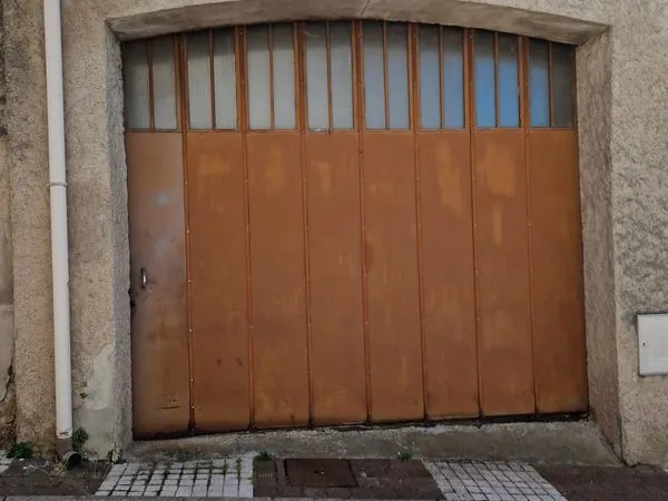 Local d'activité 70 m2 - stockage et atelier pour artisan/ PME