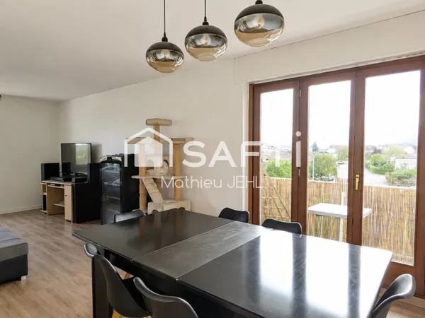 4/5 pièces de 86 m² - 2 balcons et superbe vue montagnes