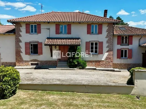 Maison 10 pièces 268 m²