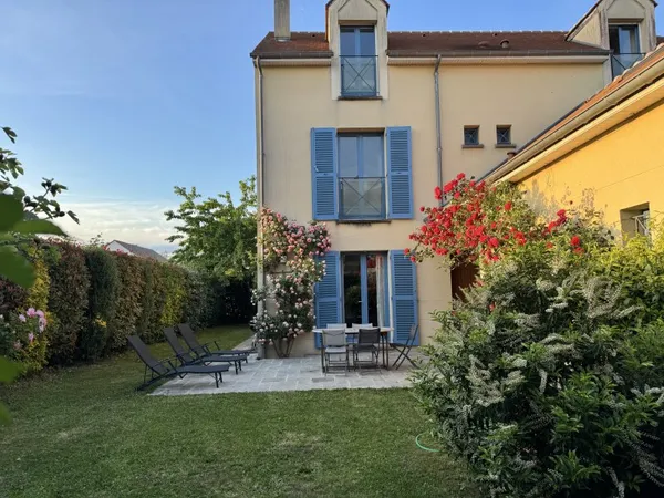 Maison familiale 6 chambres - 180m² - calme absolu - village recherché à 35 min de Paris