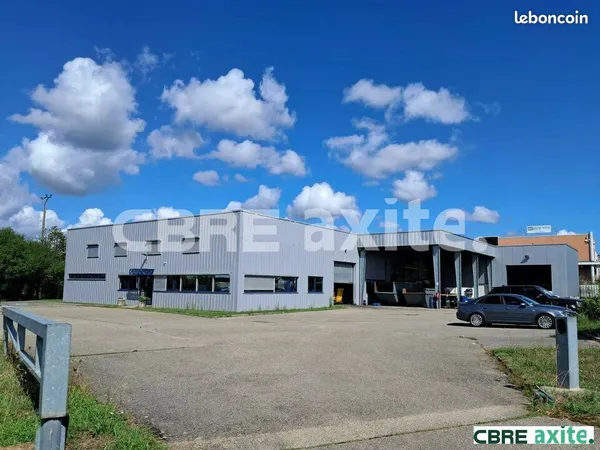 LOCAL D'ACTIVITE 1063 m² FRONTONAS