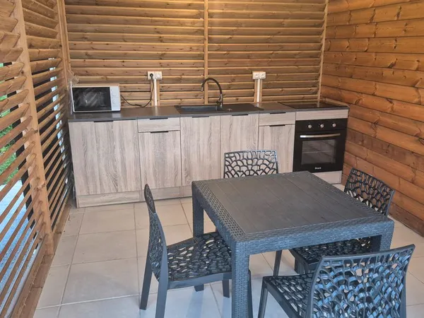 Maisonnette en bois a louerMaisonnette meublée à louer - Boisvin, Le Moule - 750 /mois