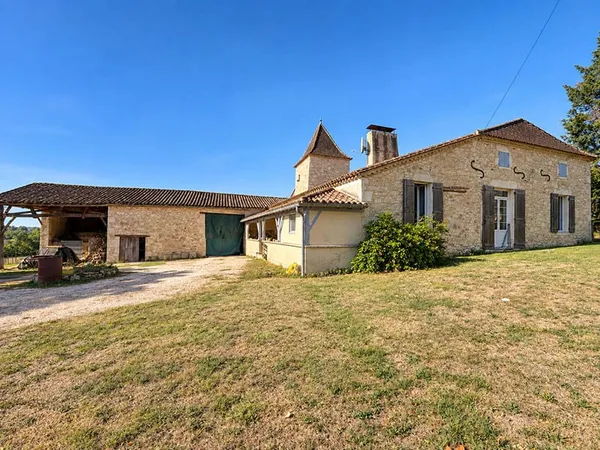 Ensemble en pierre à proximité de Villeréal