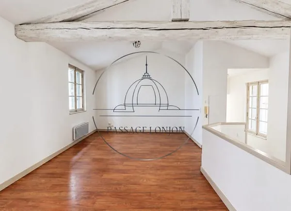 T3 de 70m² - HÔTEL PARTICULIER - ECUSSON/FAC DE DROIT - CENTRE