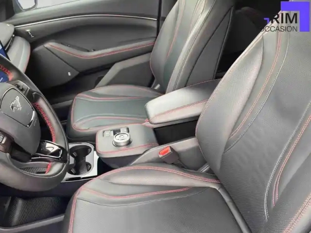 Ford Mustang mach-e standard range 76 kwh 269 ch awd — photo 30