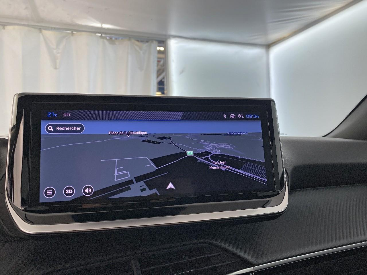 Peugeot 2008 hybrid 145 ch e-dcs6 allure — photo 14