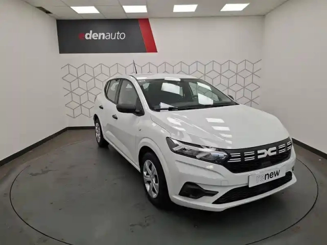 Dacia Sandero sce 65 — photo 8