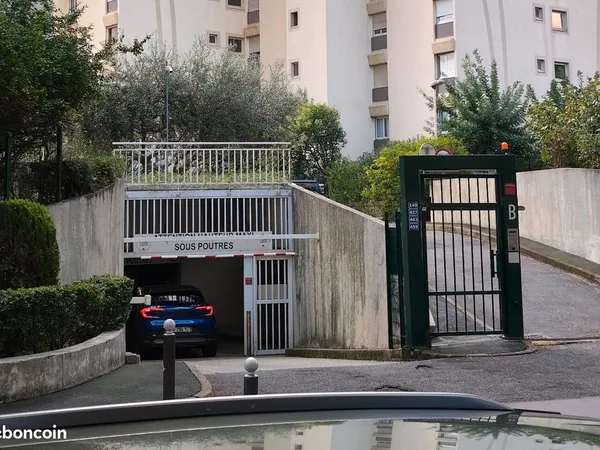 Place parking sécurisée, en sous-sol, Montpellier-Polygone-Antigone