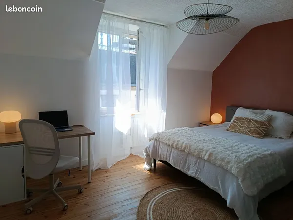Chambre lumineuse et rénovée - centre Châteaulin